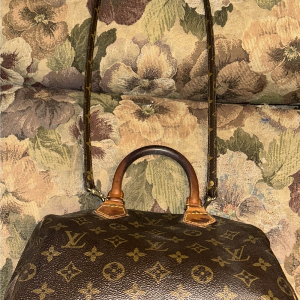 Vintage Louis Vuitton satchel handbag. - Picture 2 of 9